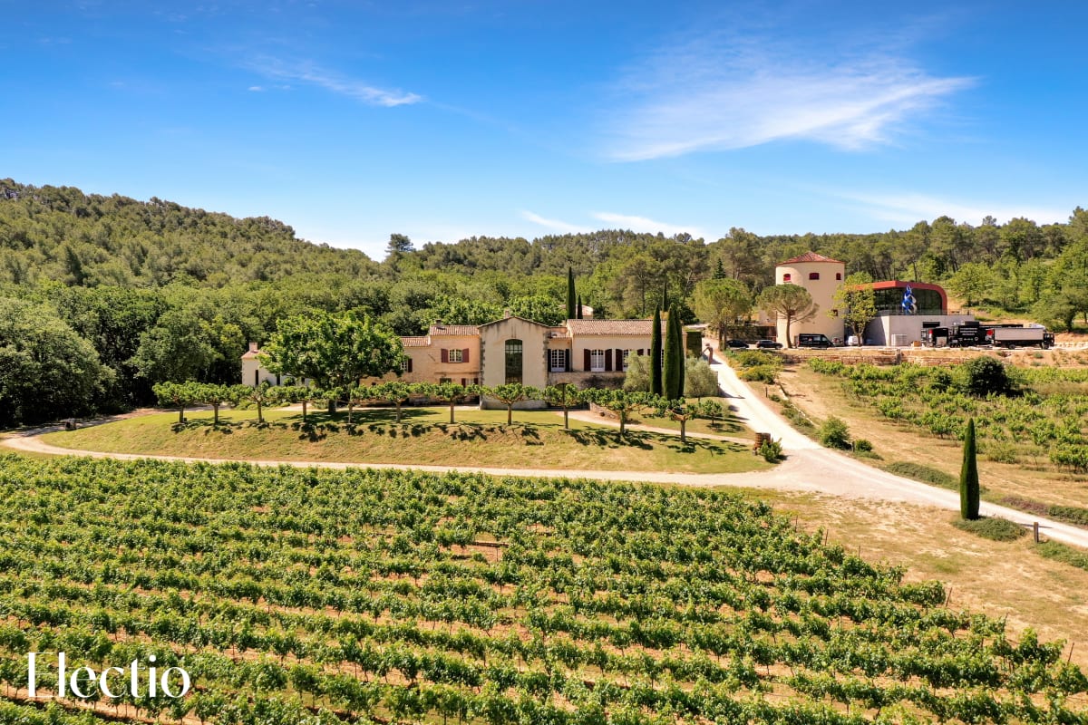 Bastide der Domaine Tour Campanets in den Weinbergen