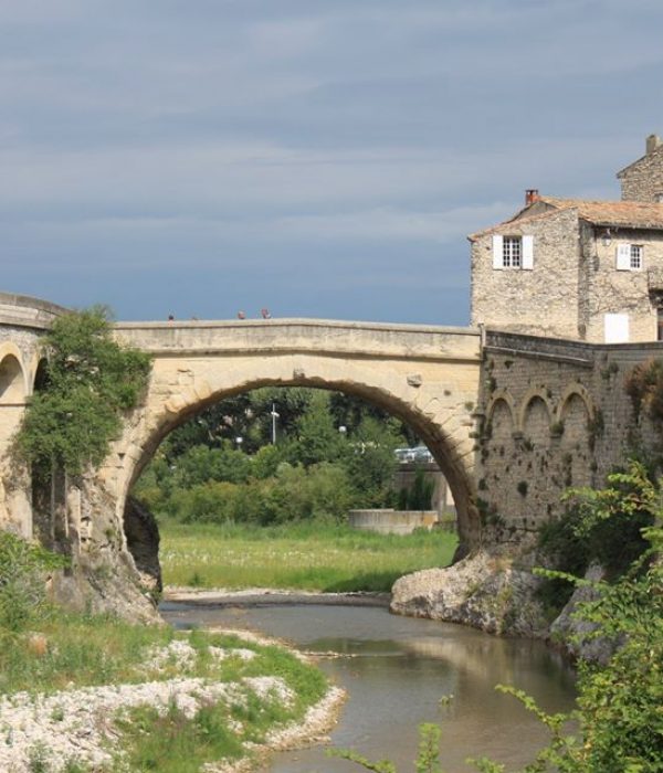 Pont Vaison-la-romaine - Visit Provence France